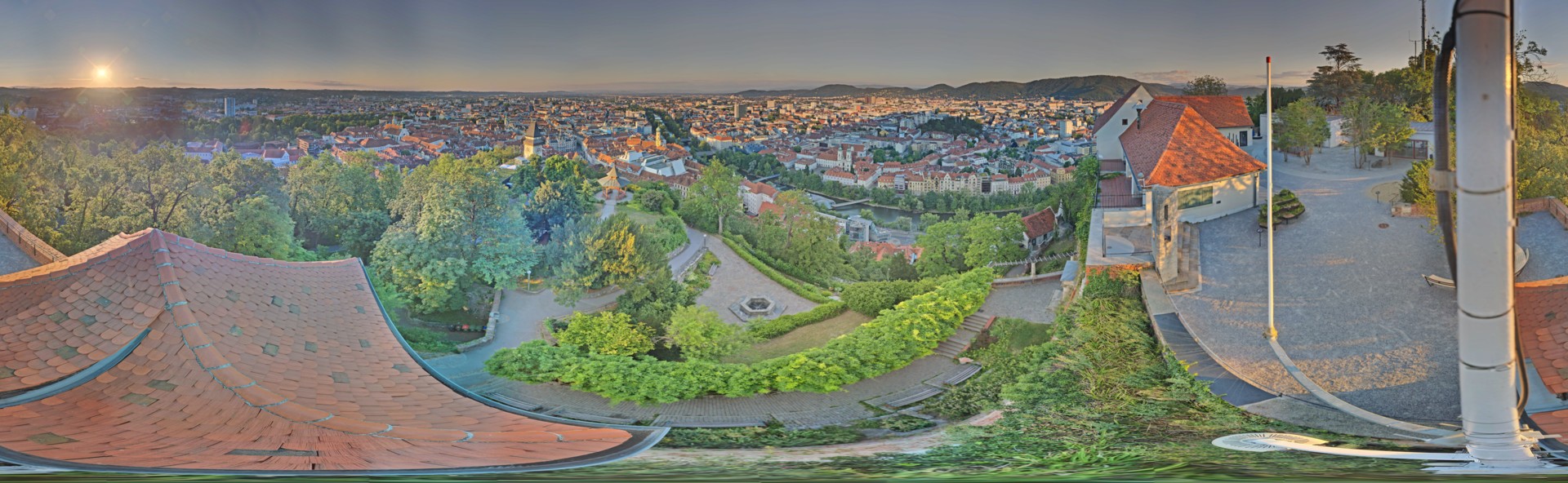 Archiv Foto Webcam Graz: Panorama vom Schlossberg