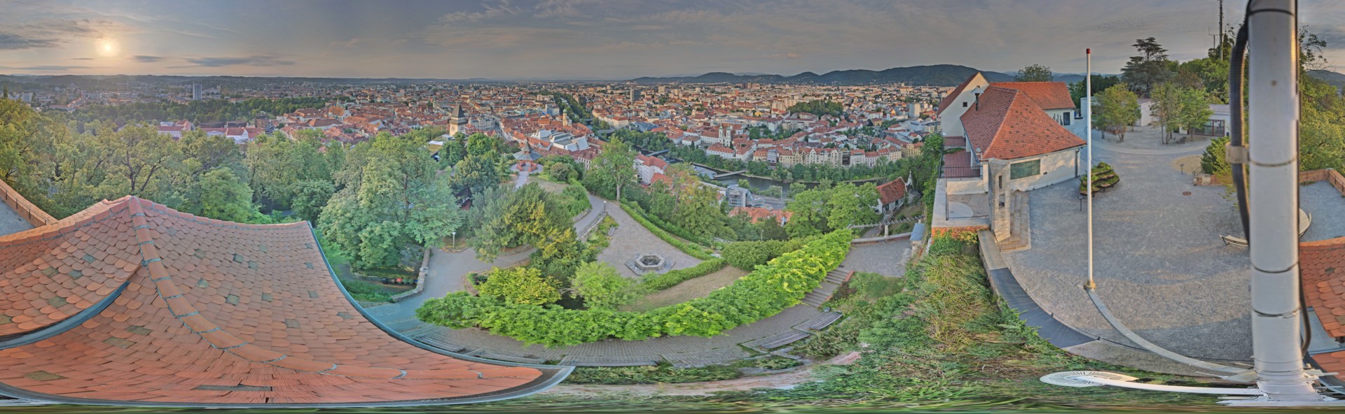 Archiv Foto Webcam Graz: Panorama vom Schlossberg
