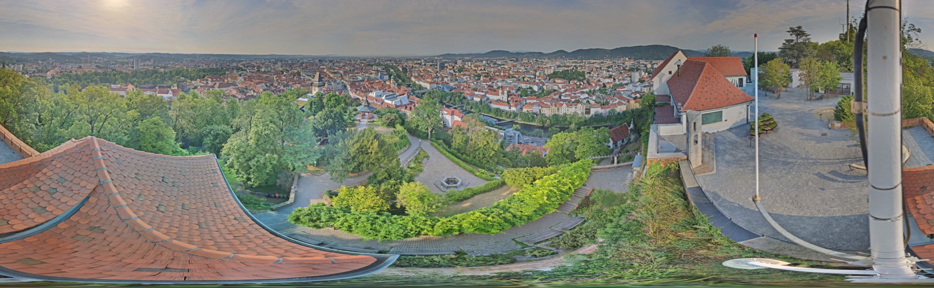Archiv Foto Webcam Graz: Panorama vom Schlossberg