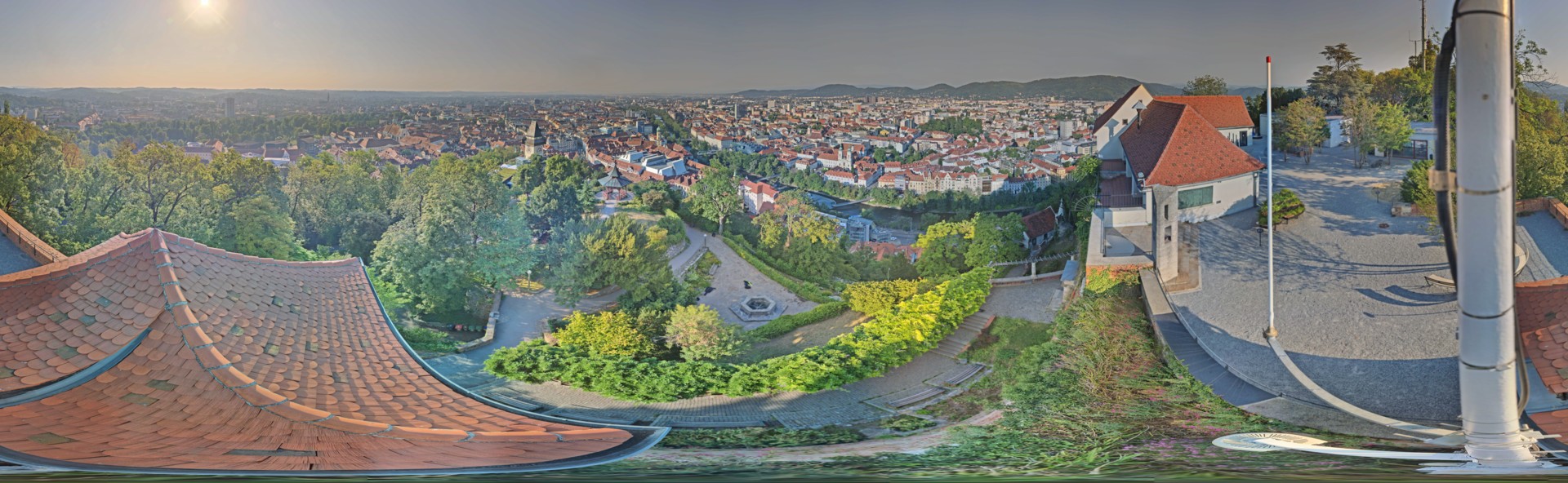 Archiv Foto Webcam Graz: Panorama vom Schlossberg