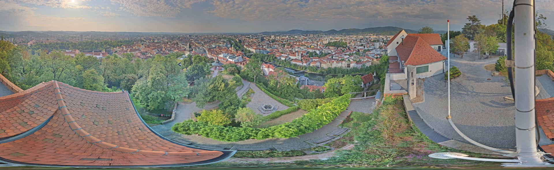Archiv Foto Webcam Graz: Panorama vom Schlossberg