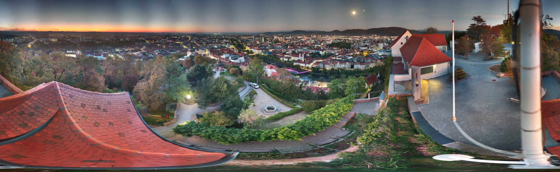 Archiv Foto Webcam Graz: Panorama vom Schlossberg
