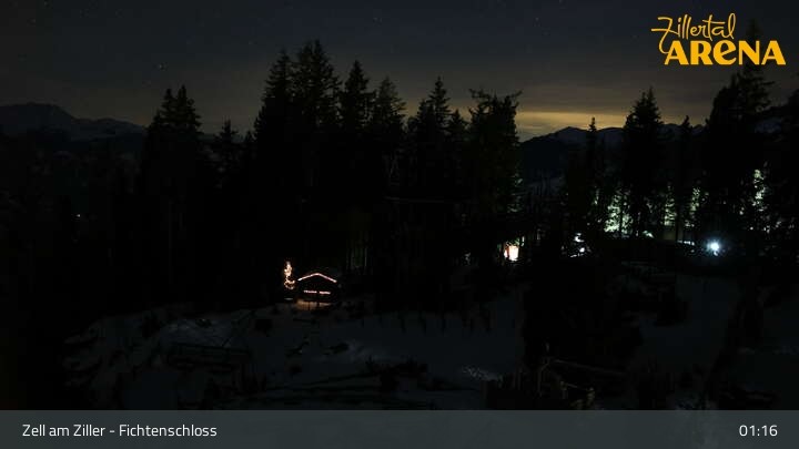 Archived image Webcam Spruce Tree Castle in Zell am Ziller