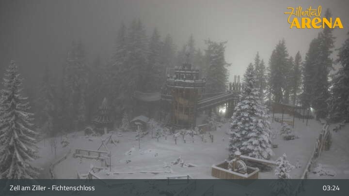 Archived image Webcam Spruce Tree Castle in Zell am Ziller