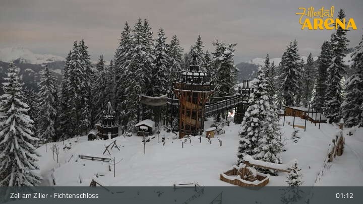 Archived image Webcam Spruce Tree Castle in Zell am Ziller