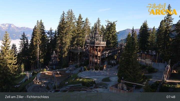 Archived image Webcam Spruce Tree Castle in Zell am Ziller