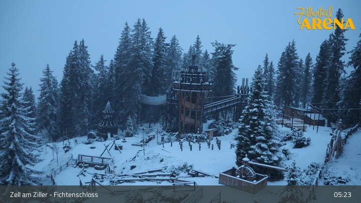 Archived image Webcam Spruce Tree Castle in Zell am Ziller