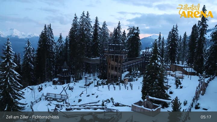 Archived image Webcam Spruce Tree Castle in Zell am Ziller