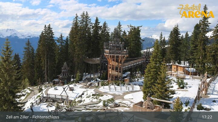 Archived image Webcam Spruce Tree Castle in Zell am Ziller