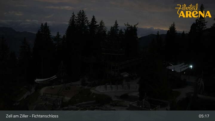 Archived image Webcam Spruce Tree Castle in Zell am Ziller