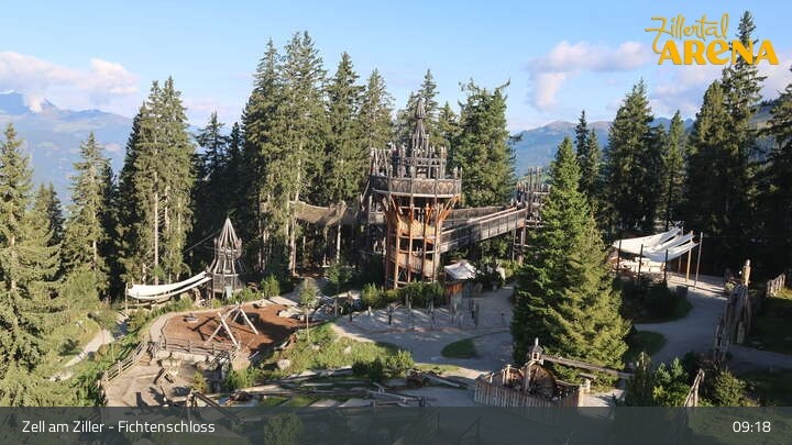 Archived image Webcam Spruce Tree Castle in Zell am Ziller