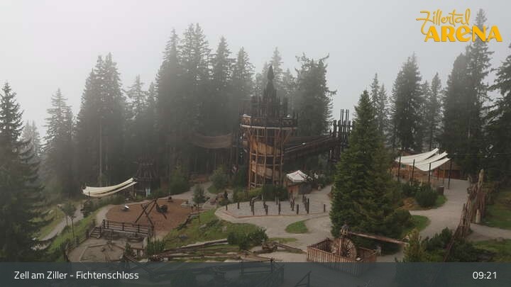 Archived image Webcam Spruce Tree Castle in Zell am Ziller