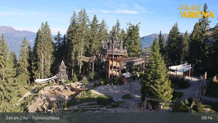 Archived image Webcam Spruce Tree Castle in Zell am Ziller