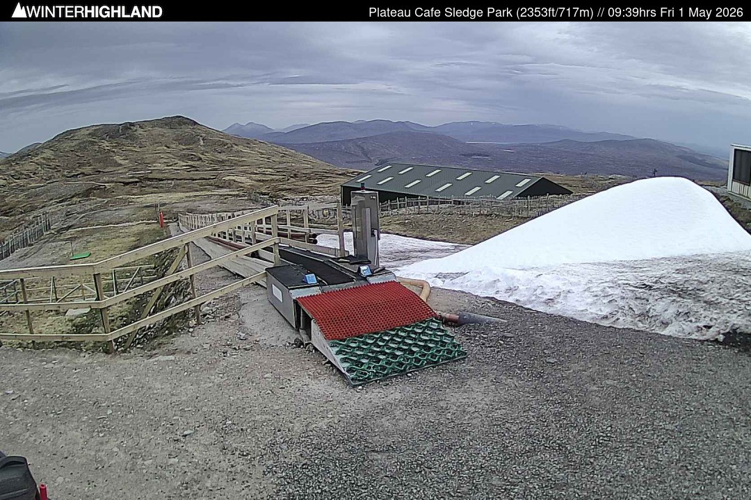 Archived image Webcam Glencoe Mountain (Scotland) - Plateau Cafe