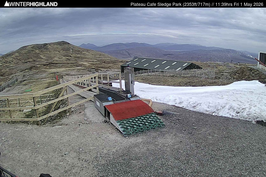 Archived image Webcam Glencoe Mountain (Scotland) - Plateau Cafe