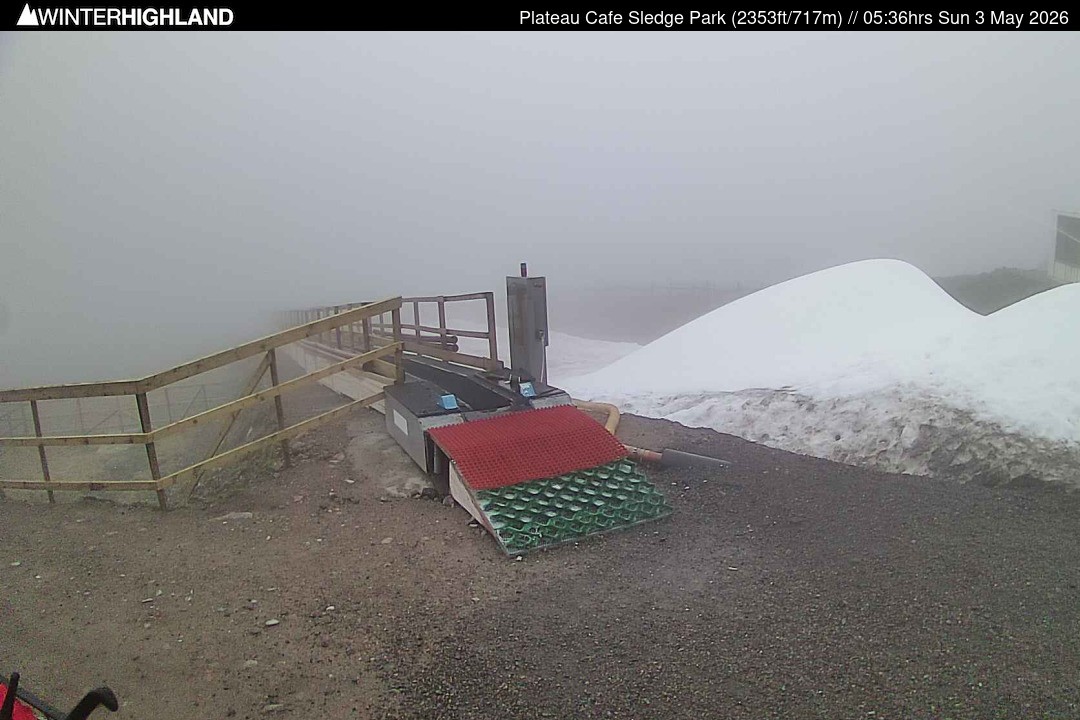 Archived image Webcam Glencoe Mountain (Scotland) - Plateau Cafe