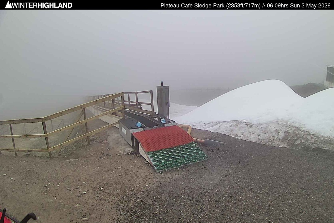 Archived image Webcam Glencoe Mountain (Scotland) - Plateau Cafe