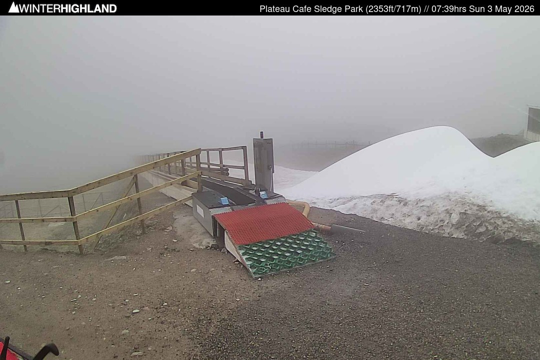 Archived image Webcam Glencoe Mountain (Scotland) - Plateau Cafe