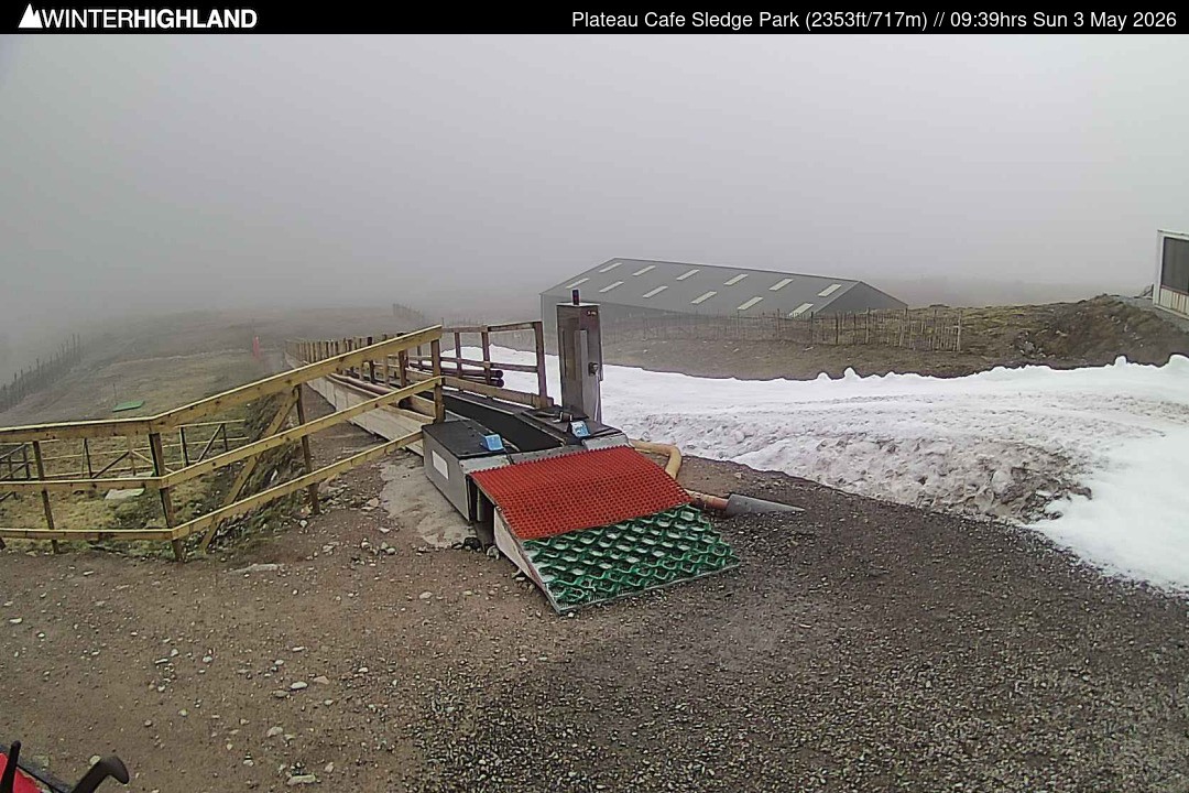 Archived image Webcam Glencoe Mountain (Scotland) - Plateau Cafe