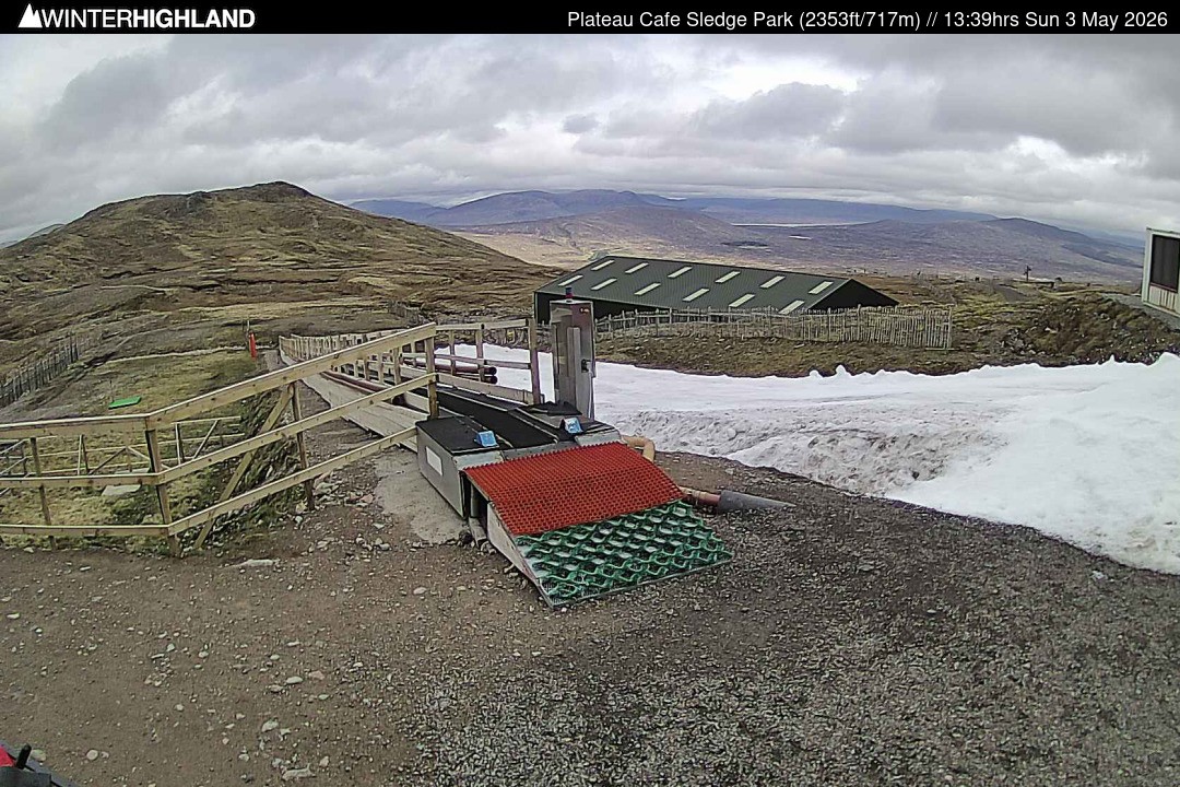 Archived image Webcam Glencoe Mountain (Scotland) - Plateau Cafe