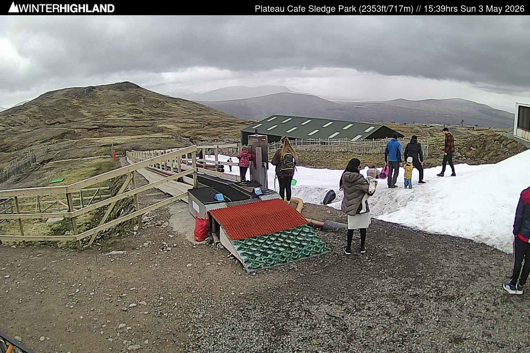 Archived image Webcam Glencoe Mountain (Scotland) - Plateau Cafe
