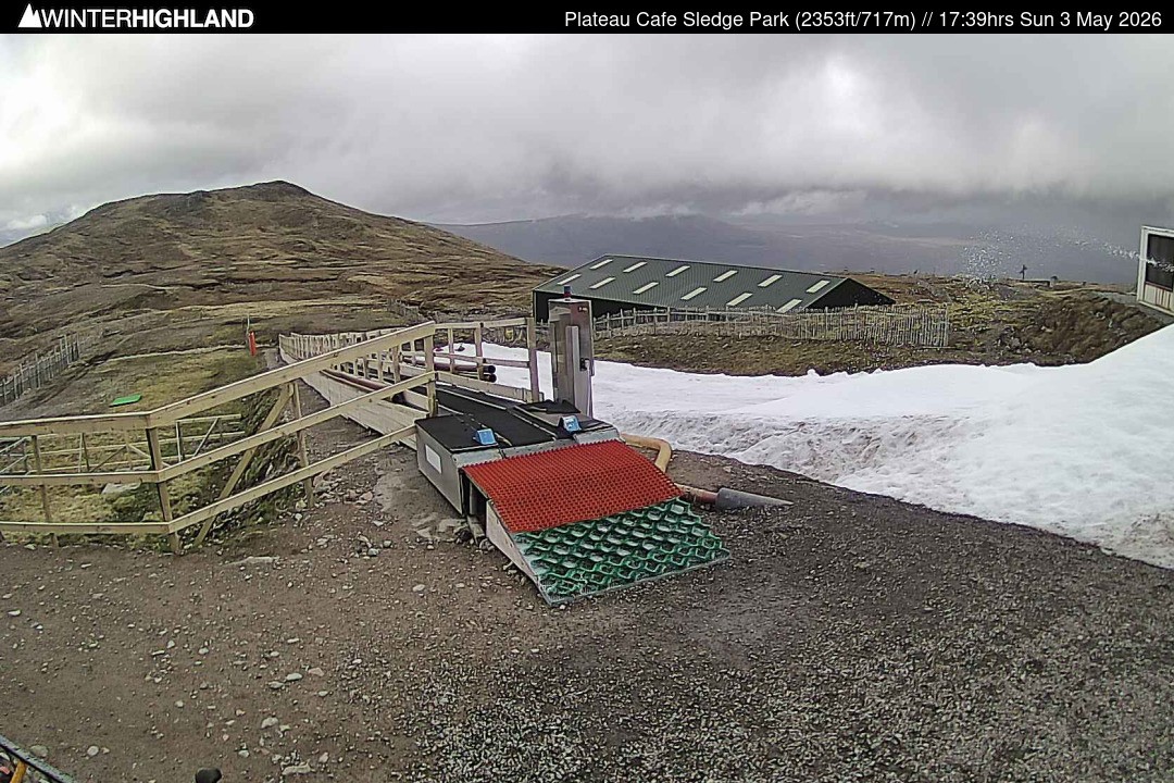 Archived image Webcam Glencoe Mountain (Scotland) - Plateau Cafe