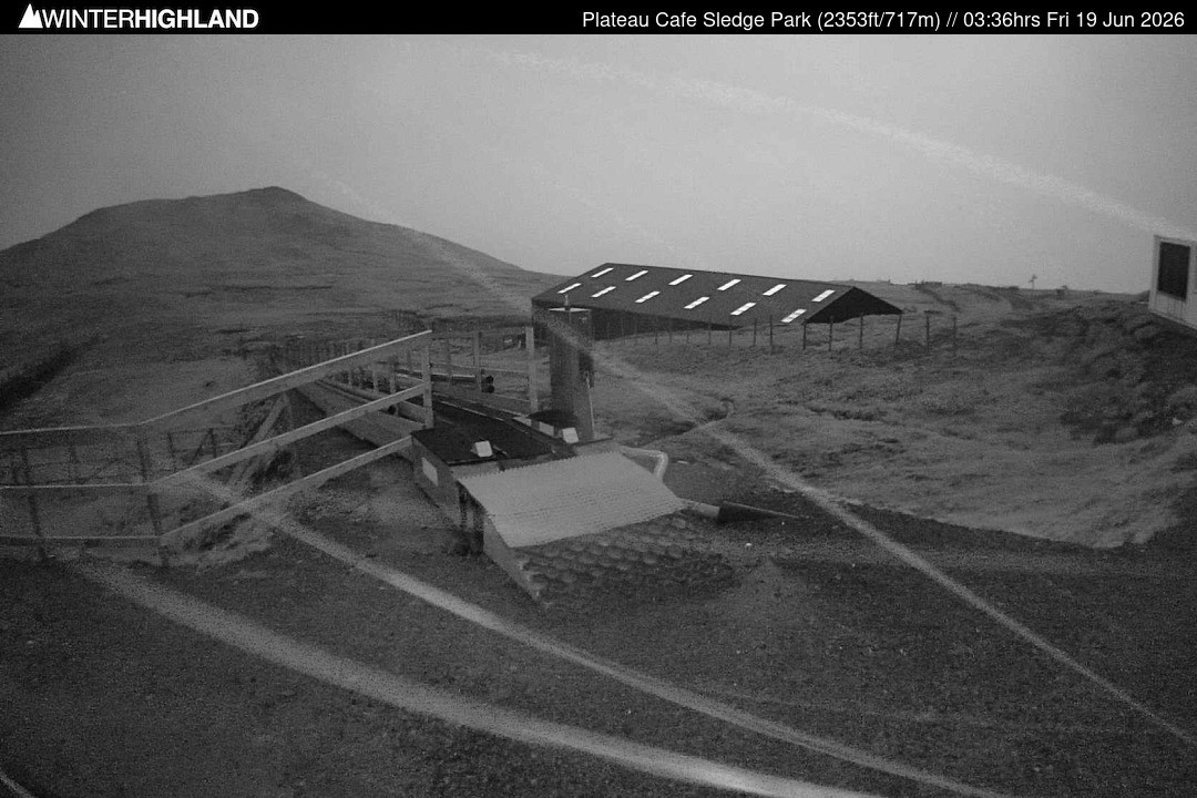 Archived image Webcam Glencoe Mountain (Scotland) - Plateau Cafe