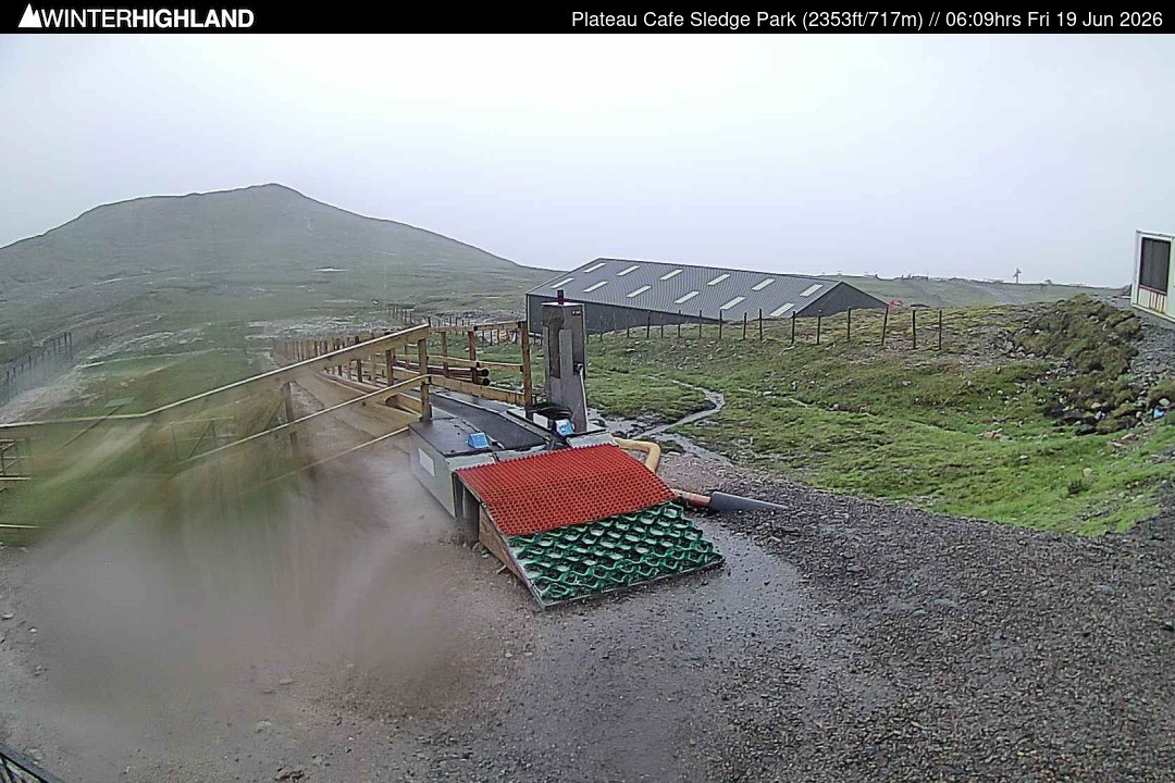 Archived image Webcam Glencoe Mountain (Scotland) - Plateau Cafe