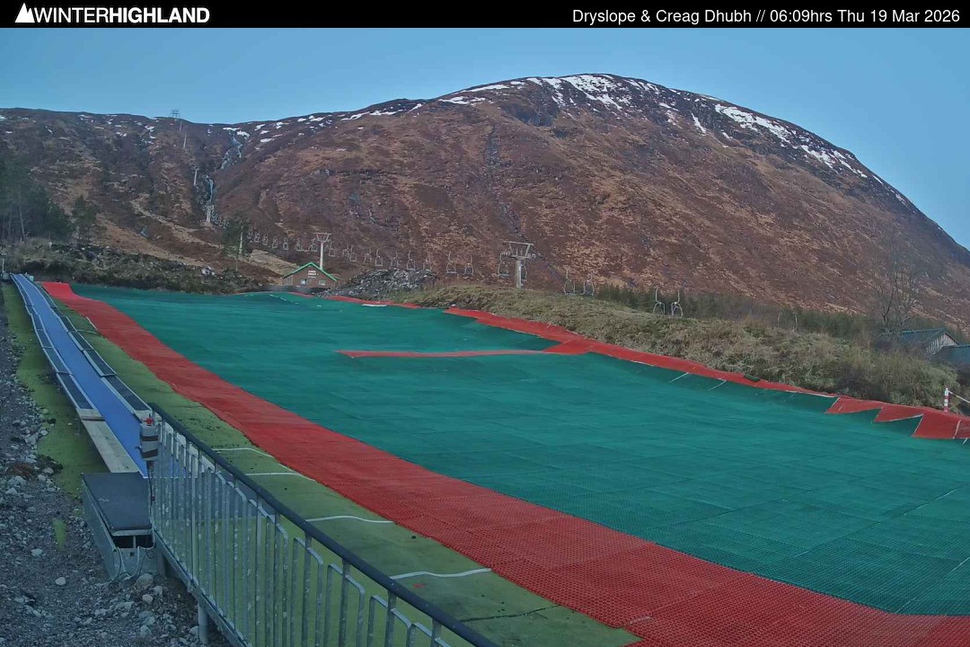 Archiv Foto Webcam Glencoe Mountain - Trocken-Skipiste