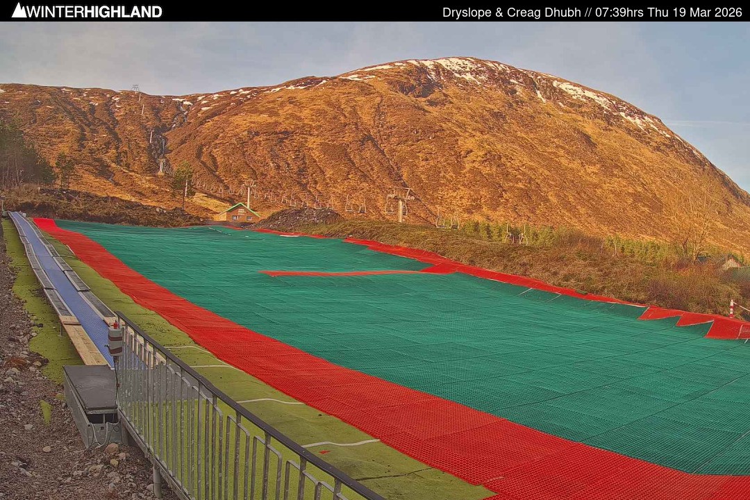 Archiv Foto Webcam Glencoe Mountain - Trocken-Skipiste