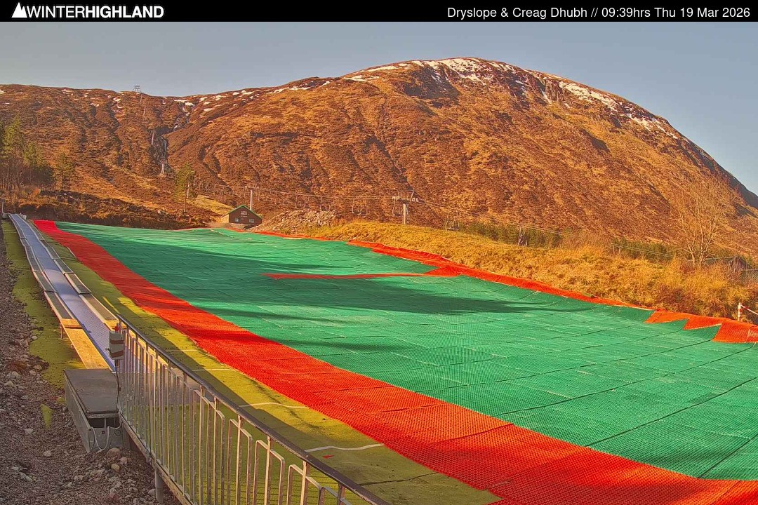 Archiv Foto Webcam Glencoe Mountain - Trocken-Skipiste