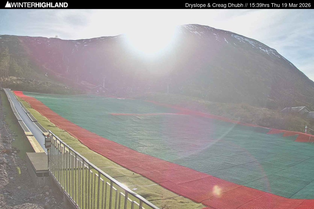 Archiv Foto Webcam Glencoe Mountain - Trocken-Skipiste