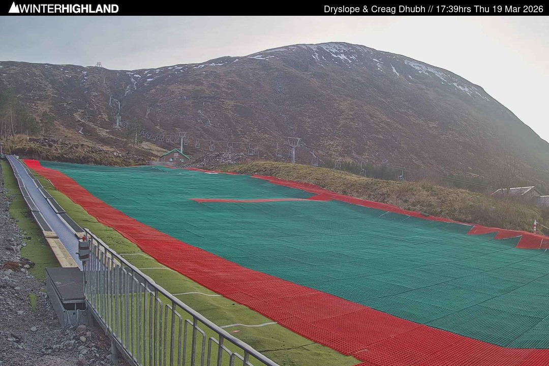 Archiv Foto Webcam Glencoe Mountain - Trocken-Skipiste