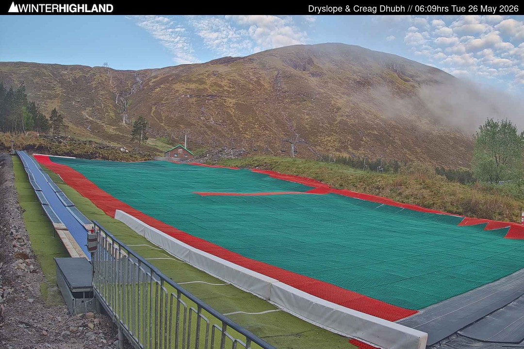 Archiv Foto Webcam Glencoe Mountain - Trocken-Skipiste