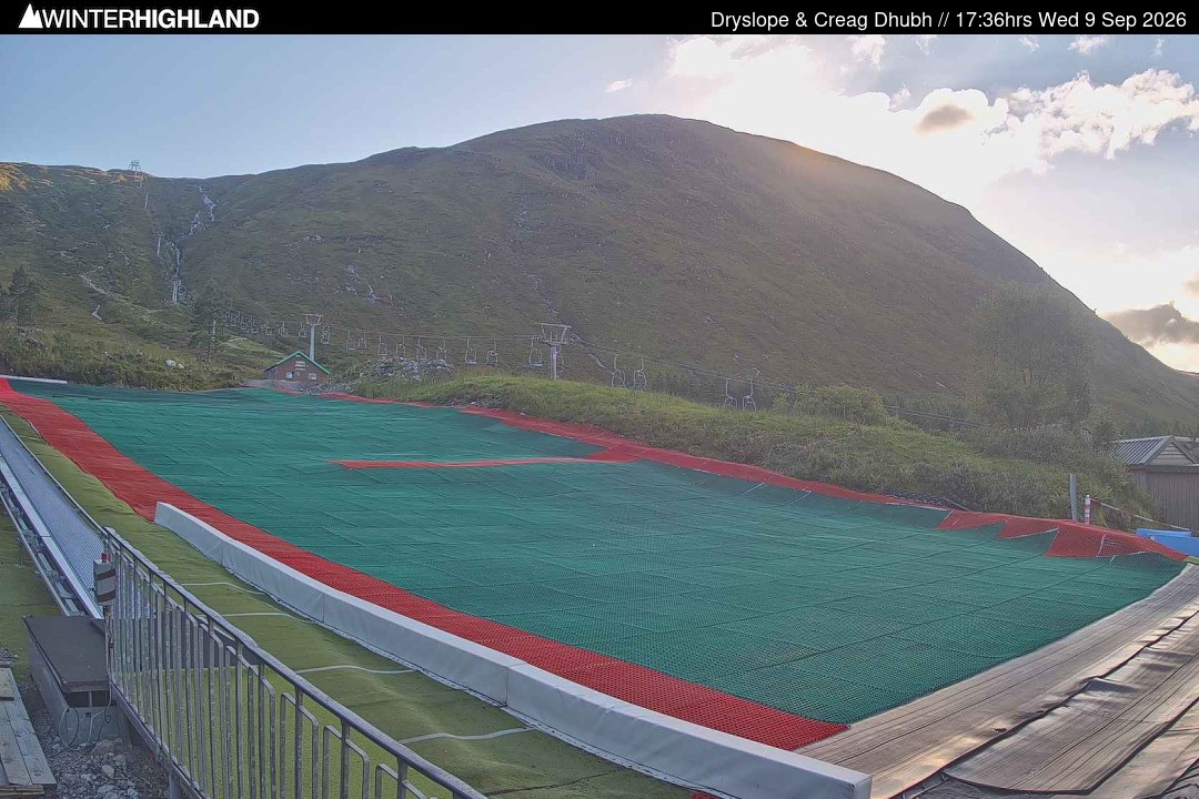 Archiv Foto Webcam Glencoe Mountain - Trocken-Skipiste