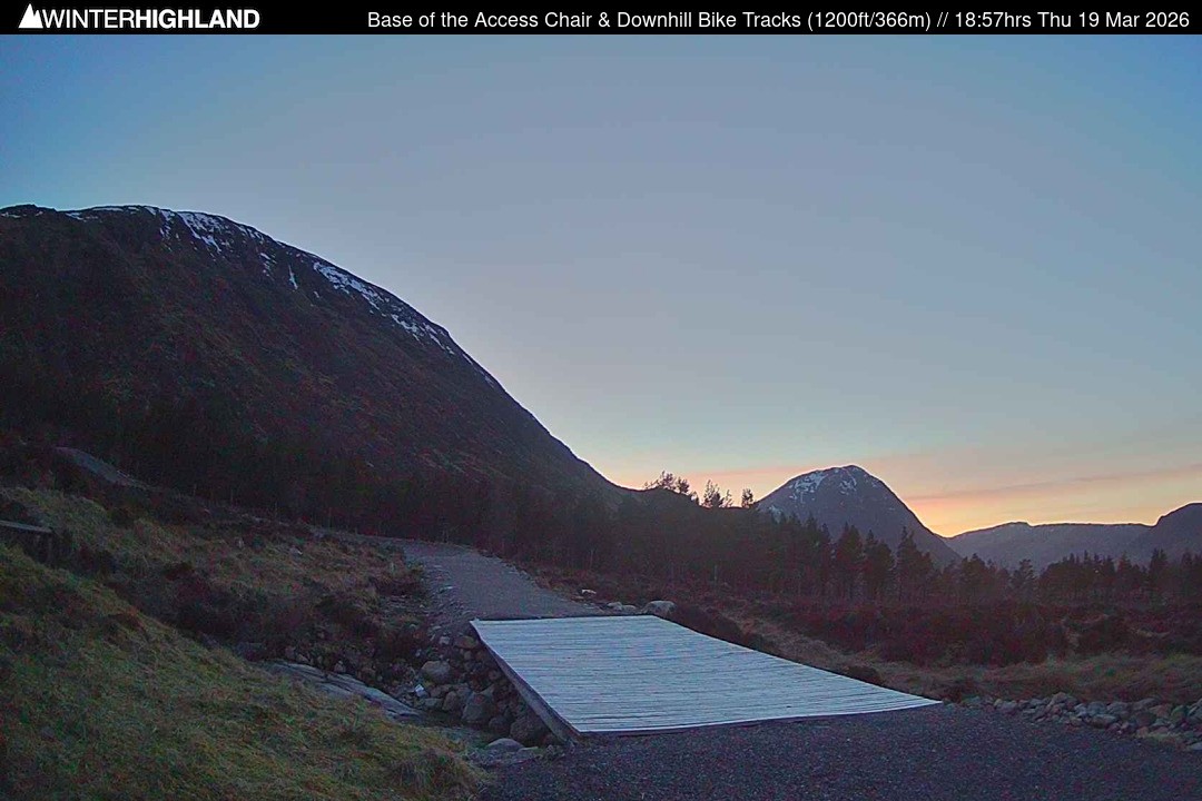 Archiv Foto Webcam Glencoe Mountain - Talstation - Cafe