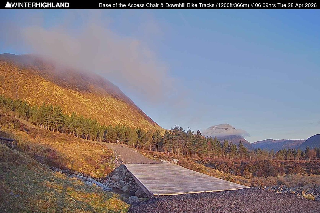 Archiv Foto Webcam Glencoe Mountain - Talstation - Cafe