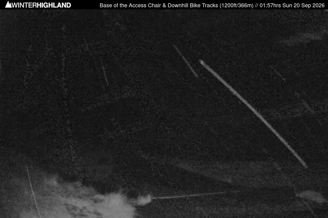 Archived image Webcam Glencoe Mountain - Base Cafe