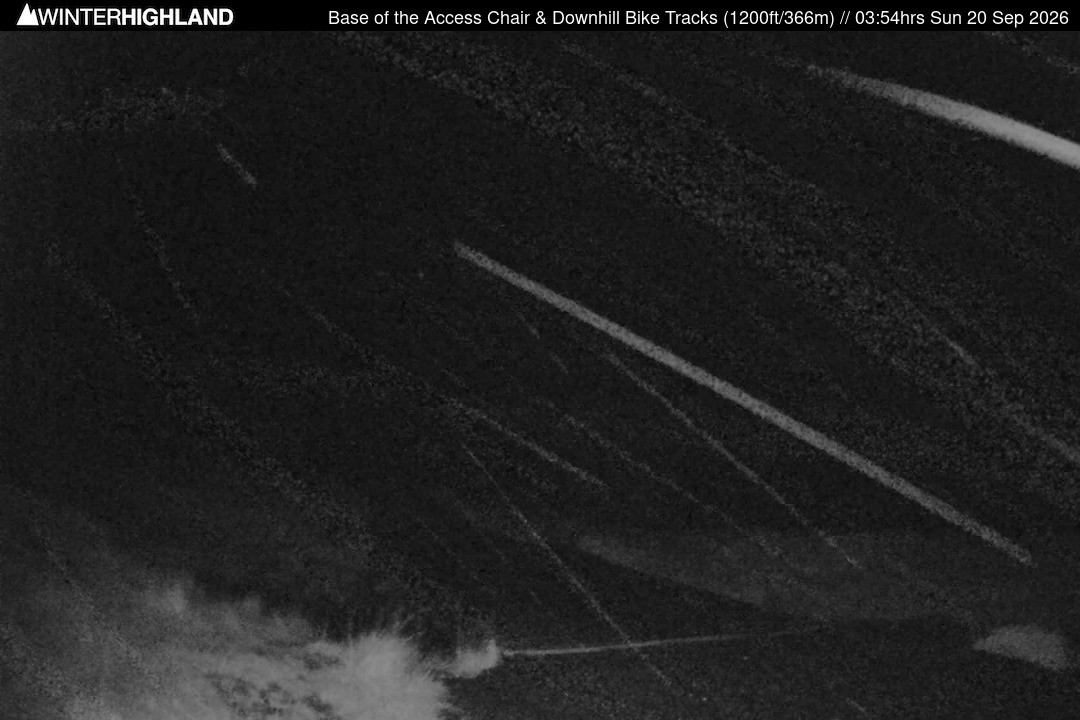 Archived image Webcam Glencoe Mountain - Base Cafe