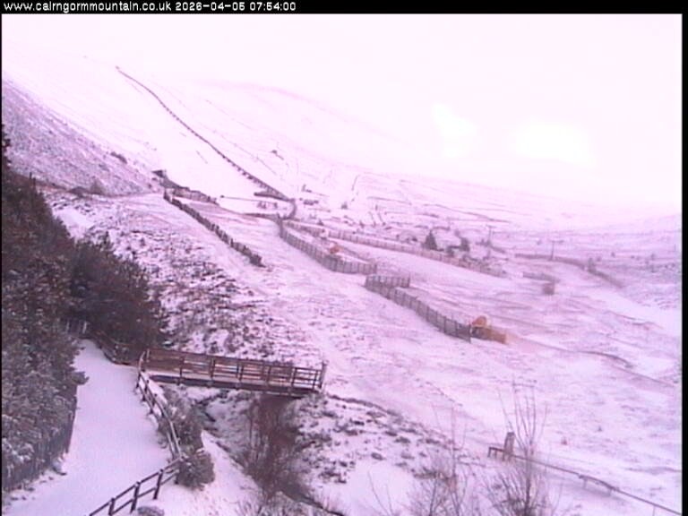 Archiv Foto Webcam Cairngorm Mountain - Talstation