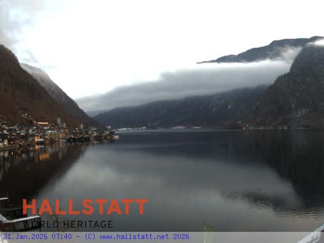 Archived image Webcam Hallstatt: Village and Lake