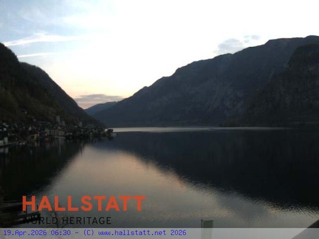 Archived image Webcam Hallstatt: Village and Lake
