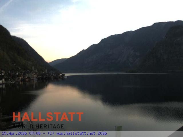 Archived image Webcam Hallstatt: Village and Lake