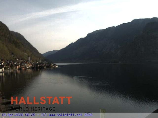 Archived image Webcam Hallstatt: Village and Lake