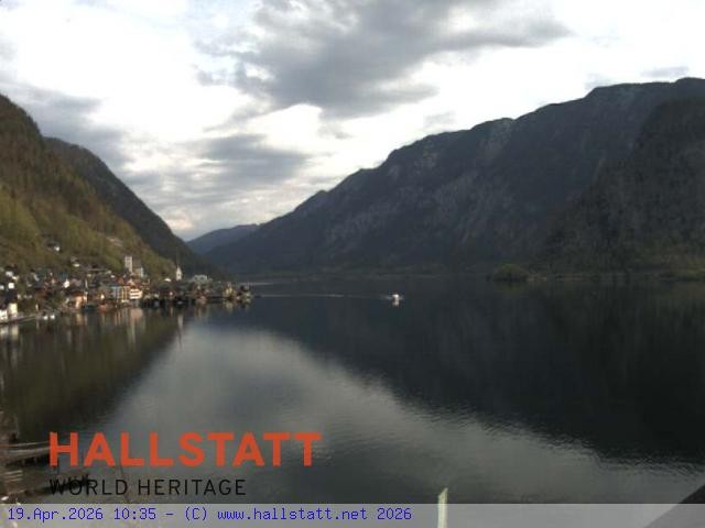 Archived image Webcam Hallstatt: Village and Lake