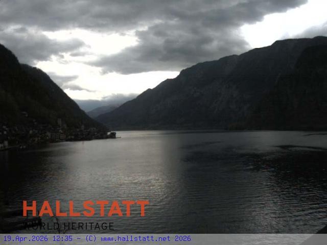 Archived image Webcam Hallstatt: Village and Lake