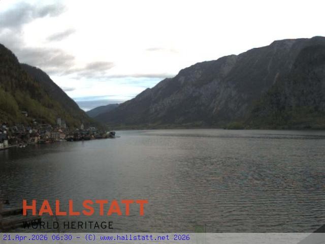 Archived image Webcam Hallstatt: Village and Lake