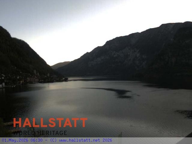 Archived image Webcam Hallstatt: Village and Lake