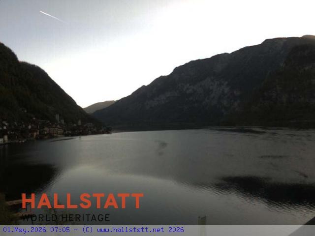 Archived image Webcam Hallstatt: Village and Lake