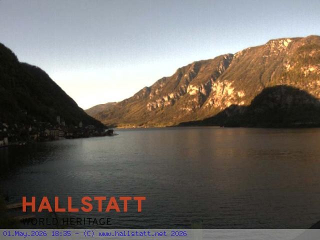 Archived image Webcam Hallstatt: Village and Lake